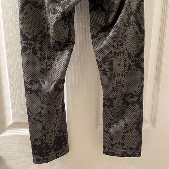 Lululemon Wunder Under Crop III Leggings Ziggy Snake Gator Green Women's Size 4 - Picture 12 of 15